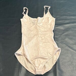 Spanx Assets size Small